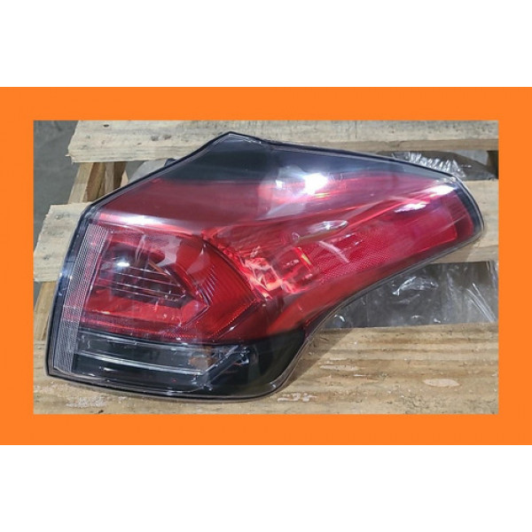 Lanterna Traseira Direita Toyota Rav4 2016 2017 2018 Direito