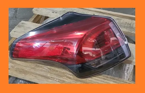 Lanterna Traseira Esquerda Toyota Rav4 16 17 18 Esquerdo